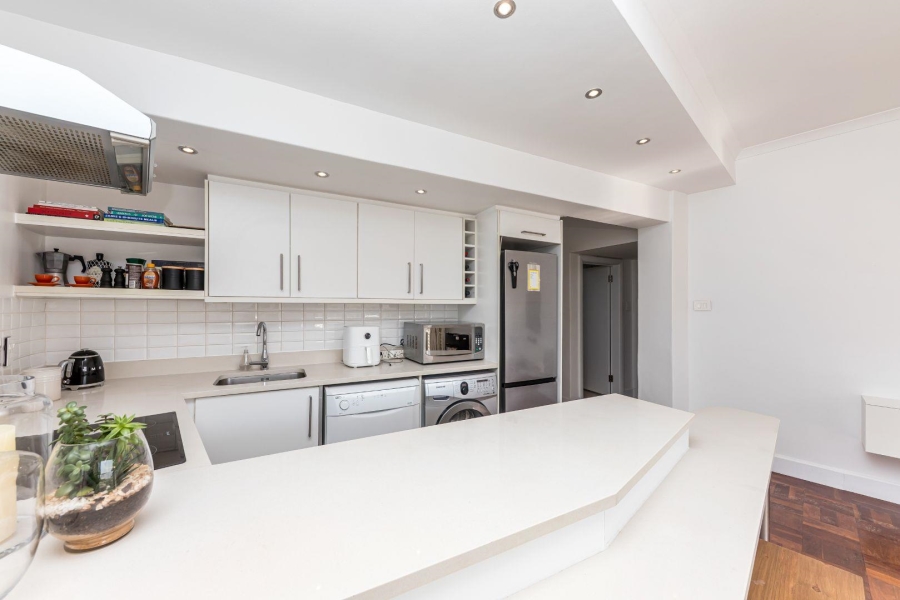 2 Bedroom Property for Sale in Sea Point Western Cape